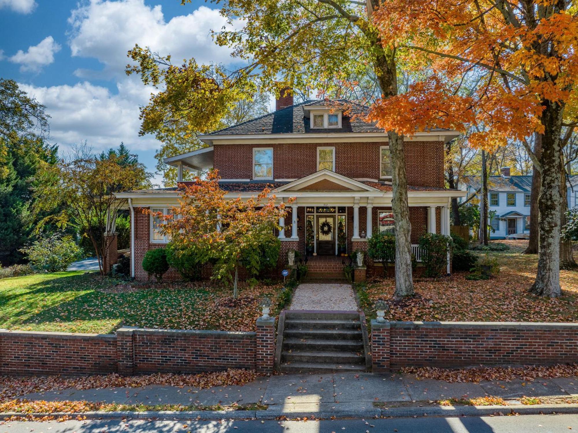The Inn On Front Street Statesville Exteriér fotografie